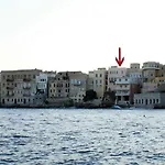 Seaside Neoclassical In Vaporia * Ermoupoli