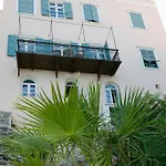 Seaside Neoclassical In Vaporia Appartamento *