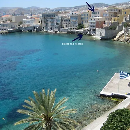 Seaside Neoclassical In Vaporia * إرموبولّي