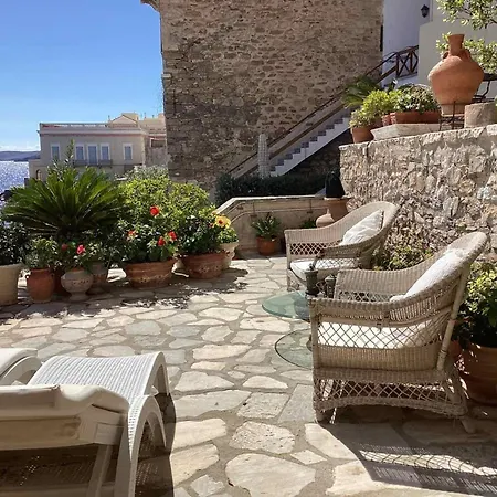 Seaside Neoclassical In Vaporia * Ermoupoli