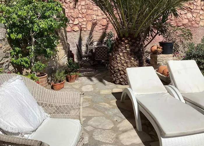 Seaside Neoclassical In Vaporia * Ermoupoli