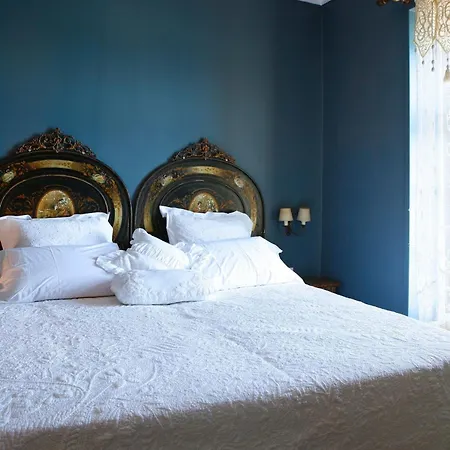 Seaside Neoclassical In Vaporia דירה